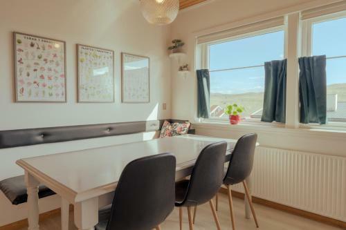 3 Br Apartment / Cozy / Hiking Trails / T�rshavn