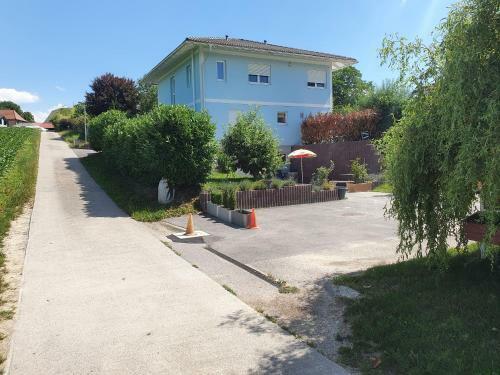 Hostal Maison D'h�tes Bleu Cudrefin