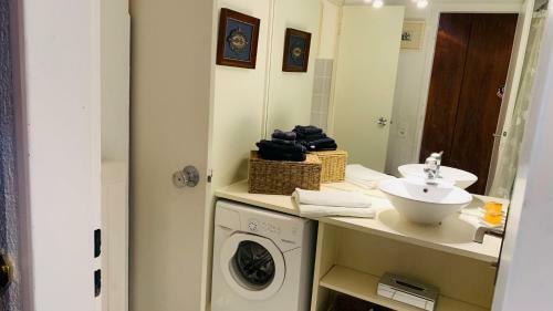 Apartamento Etrier Red & Black