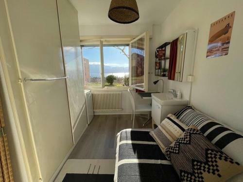 Hostal Independent Room With Stunning View In Pully