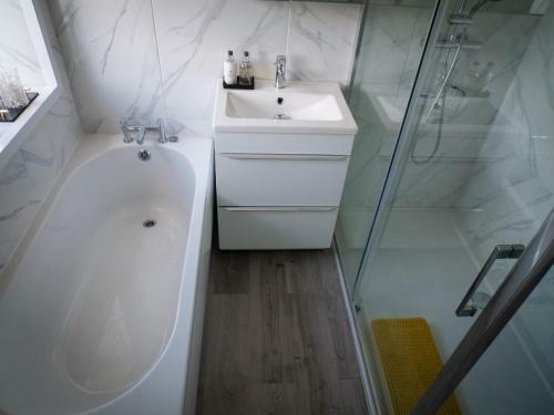 Captivating House In Aberdare Sleeps 6 Near Brecon