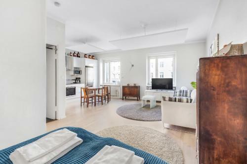 Apartamento Wehost Spacious Studio Near Metro Kallio