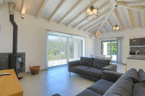 Brand New Villa Loki With Large Infinity Pool Wifi And Sea Views