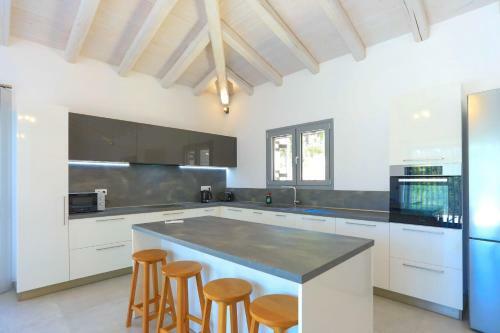 Brand New Villa Loki With Large Infinity Pool Wifi And Sea Views