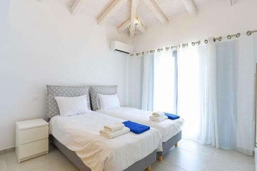 Brand New Villa Loki With Large Infinity Pool Wifi And Sea Views