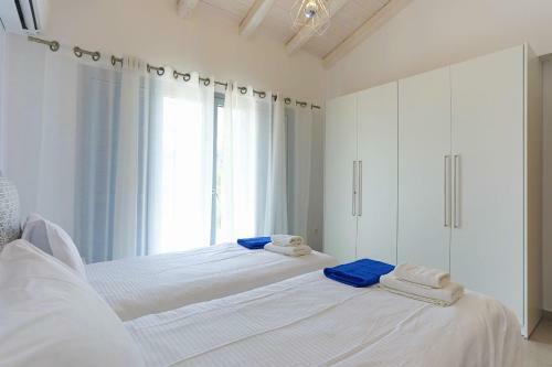 Brand New Villa Loki With Large Infinity Pool Wifi And Sea Views