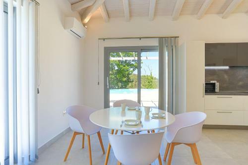 Brand New Villa Loki With Large Infinity Pool Wifi And Sea Views