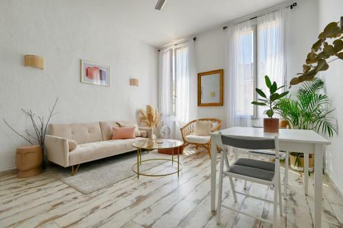 Bonito Apartamento Amueblado Idealmente Ubicado En El Centro De Aix
