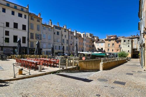 Bonito Apartamento Amueblado Idealmente Ubicado En El Centro De Aix