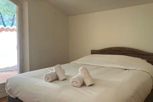 Charming Villa With Swimming Pool - Ideal Holiday