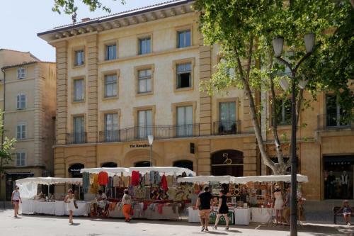 Bonito Apartamento De 4 Estrellas Con Balc�n En El Centro De Aix En Provenc