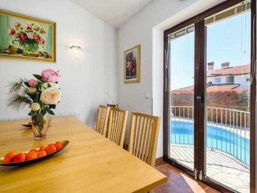 Large Villa With Private Swimming Pool And Enclosed Garden