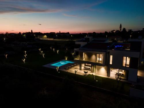 Villa Arestea With Sea View And Wellness