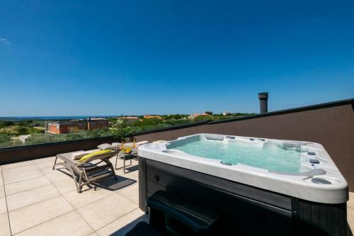 Villa Arestea With Sea View And Wellness