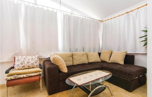 Two-bedroom Apartment In Vir