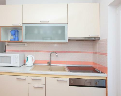 Apartments Jole - 70m From The Sea