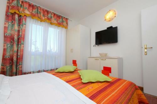 Apartments Jole - 70m From The Sea