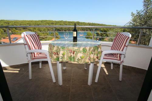 Apartments Jole - 70m From The Sea