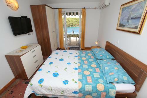 Apartments Jole - 70m From The Sea