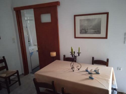 Traditional Art Apartment 3