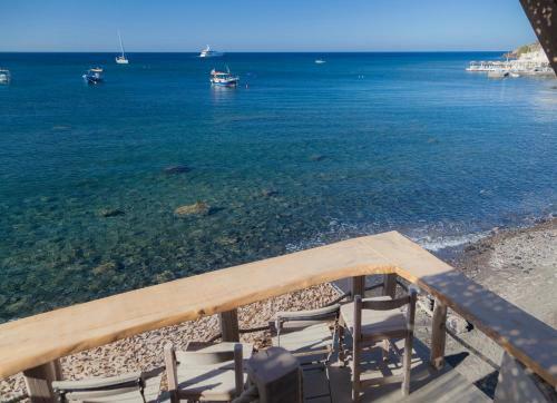 Villa Santorini Beach Cave, Seaside Accommodation, 7 Footsteps To The Sea!