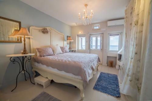 Villa Santorini Beach Cave, Seaside Accommodation, 7 Footsteps To The Sea!