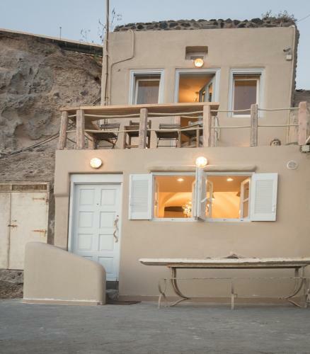 Villa Santorini Beach Cave, Seaside Accommodation, 7 Footsteps To The Sea!