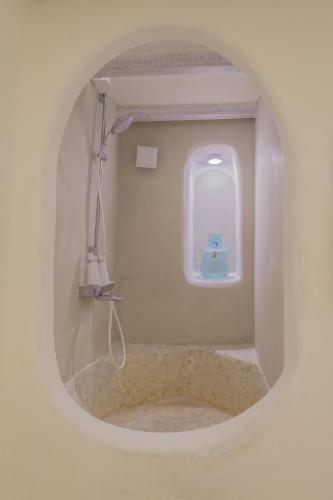Villa Santorini Beach Cave, Seaside Accommodation, 7 Footsteps To The Sea!