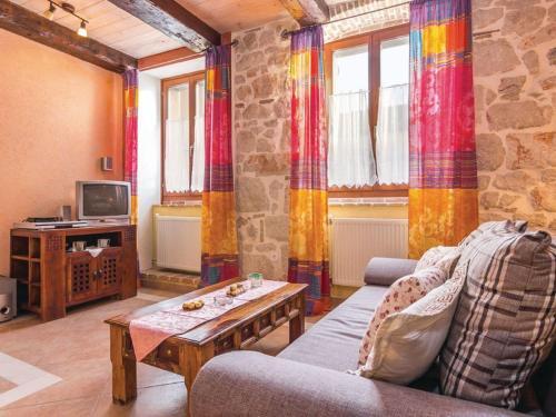 Rustic Holiday Home In Vrsar With Garden