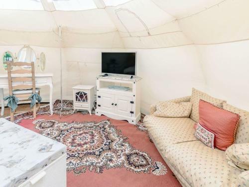 Apple Blossom Yurt