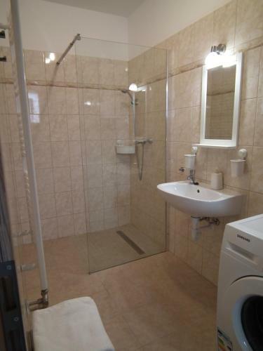 Zita Apartman
