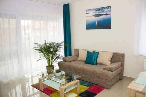 Mediterr�n Apartman Balatonbogl�r