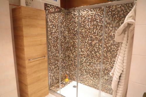 Hostal Appartamento Incantevole Con Camino (stanza)