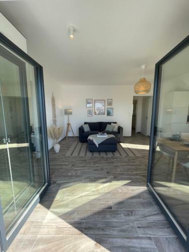 Meshy Deluxe Apartment