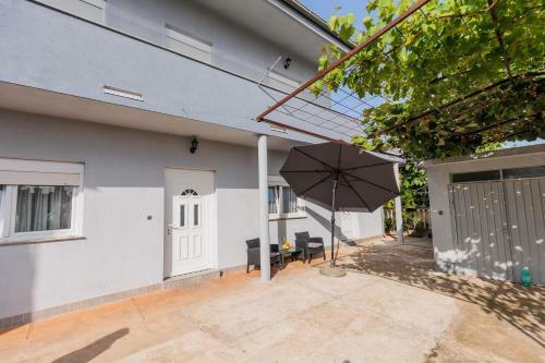 Apartmani Ema I Toni