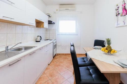 Apartmani Ema I Toni