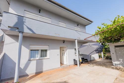 Apartmani Ema I Toni
