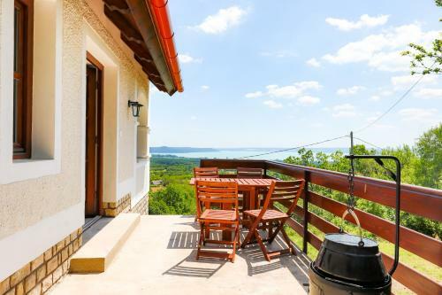 Villa Kisleshegy Vend�gh�z Balatonudvari