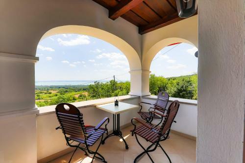 Villa Kisleshegy Vend�gh�z Balatonudvari