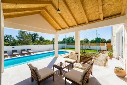 Luxury Villa Aenona