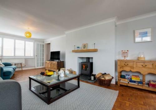 Amroth Holiday Home With Sea Views