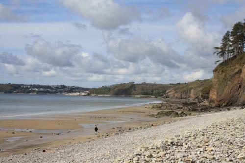 Amroth Holiday Home With Sea Views