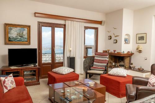 Blue Horizon Villa Spectacular Views And Comfort
