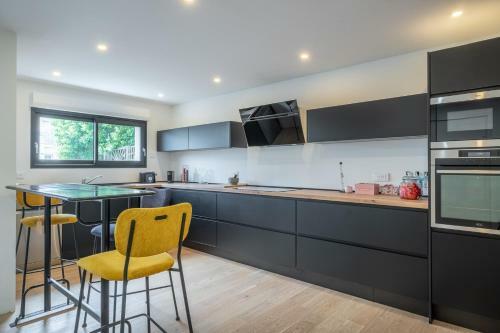 Baleni House