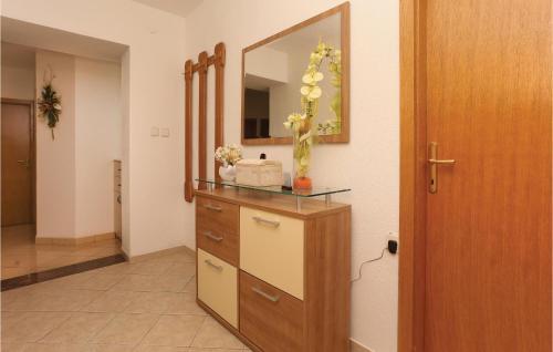 Three-bedroom Apartment In Bajagic