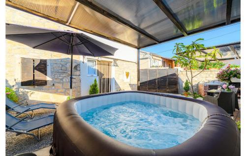 Awesome Home In Barat With Jacuzzi, Wifi And 1 Bedrooms