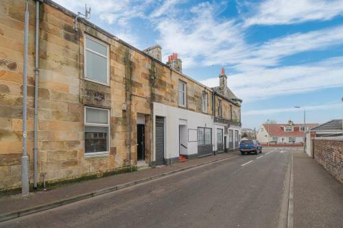 Cosy Ardrossan Apartment
