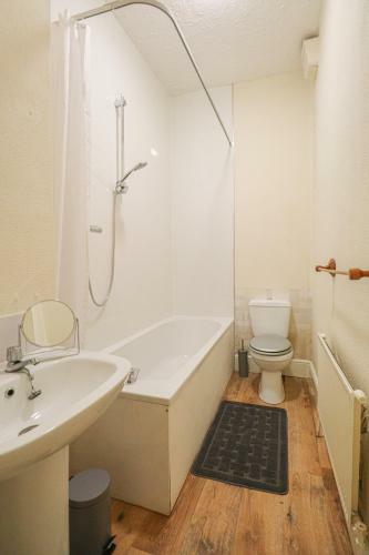 Cosy Ardrossan Apartment