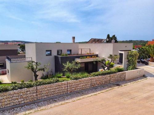 Luxury Villa With Pool-near The Beach