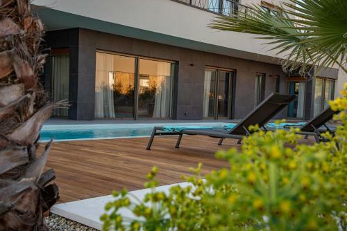 Luxury Villa With Pool-near The Beach